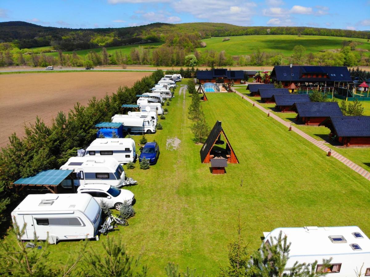 Отель Camp Pacho Прьевидза Экстерьер фото